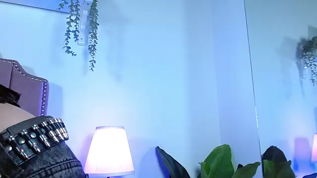 shiny foxeyes online show from 04/01/26, 09:34