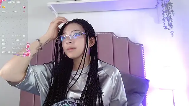 shiny foxeyes online show from 04/10/26, 08:02