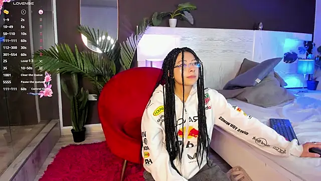 shiny foxeyes online show from 04/15/26, 09:37