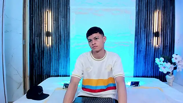 Apolo jonnes online show from 04/06/26, 05:08