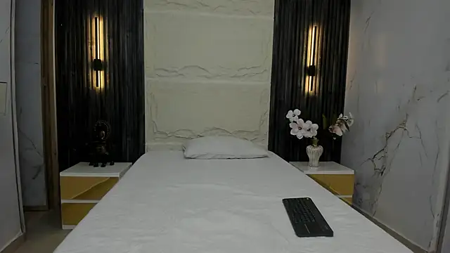 Apolo jonnes online show from 04/15/26, 02:40