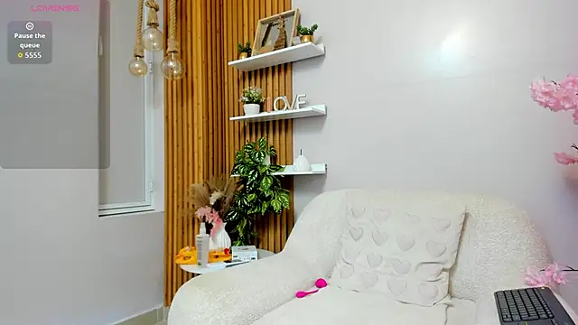 Snapshot of Maiasweet_ chatting on 03/26/26, 03:23 Maiasweet online show from 03/26/26, 03:23