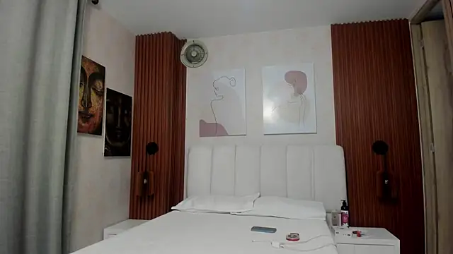 Snapshot of Maiasweet_ chatting on 04/01/26, 02:23 Maiasweet online show from 04/01/26, 02:23