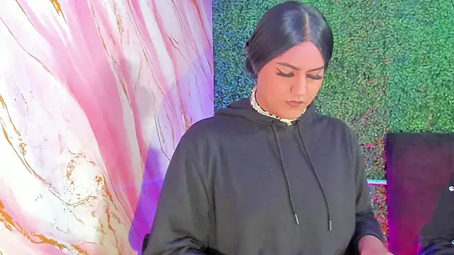 Zoe living online show from 03/28/26, 02:16