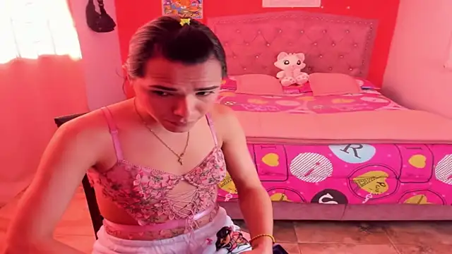 Sofia Hot Latina online show from 07/15/26, 09:09