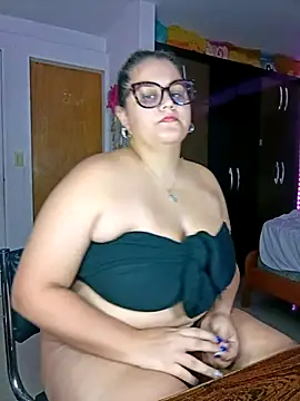 Snapshot of Bonny_rousse01 chatting on 04/13/26, 12:10 Bonny rousse01 online show from 04/13/26, 12:10