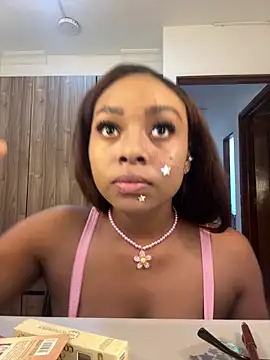 Snapshot of Kloe_rousse01 chatting on 04/14/26, 07:53 Kloe rousse01 online show from 04/14/26, 07:53