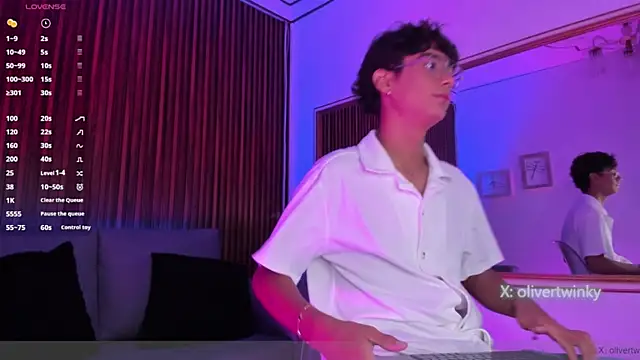 Oliver20   online show from 04/07/26, 04:13