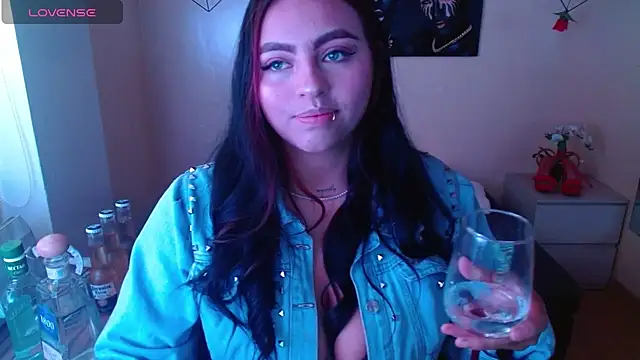 Snapshot of Miley_Clarck chatting on 03/25/26, 01:06 Miley Clarck online show from 03/25/26, 01:06