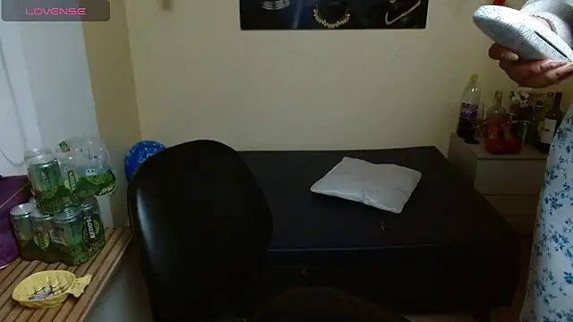 Snapshot of Miley_Clarck chatting on 04/16/26, 01:12 Miley Clarck online show from 04/16/26, 01:12