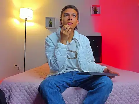 Noahh Saky online show from 04/12/26, 03:44