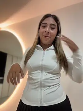 MelodyRey   online show from 04/12/26, 12:26