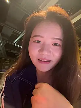 lucyxiaolulu online show from 04/17/26, 01:41