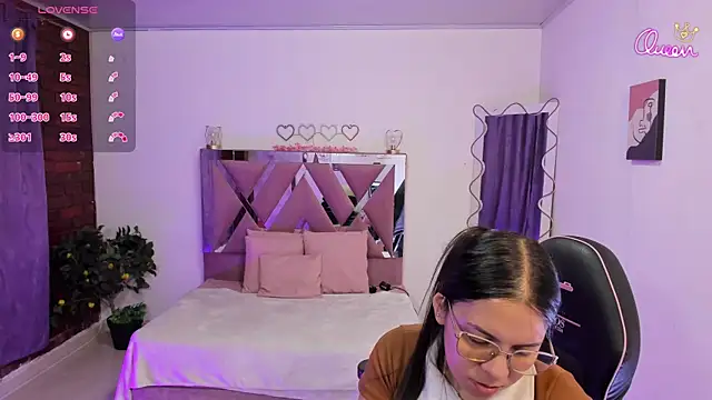 Snapshot of Cristy_tay chatting on 04/14/26, 11:49 Cristy tay online show from 04/14/26, 11:49