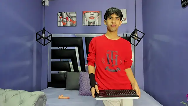  ArchieBlu  online show from 04/01/26, 03:18