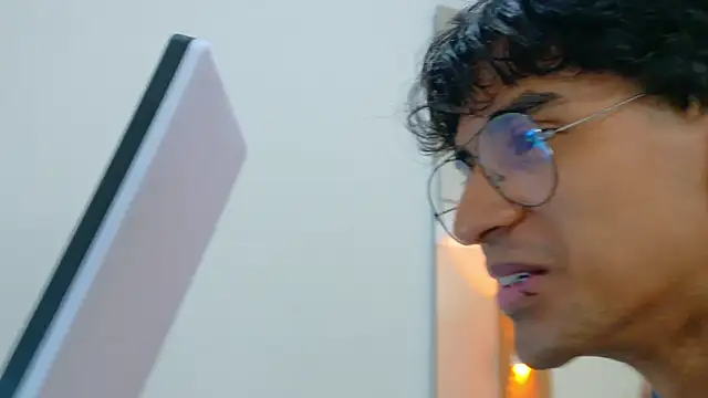  ArchieBlu  online show from 04/03/26, 03:26