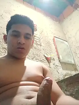 alee28728 online show from 04/12/26, 09:03