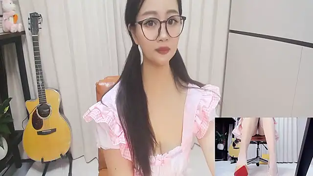 Latte-01 online show from 06/01/26, 06:26