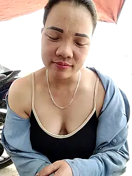 Snapshot of sfgggg1111 chatting on 03/31/26, 05:19 sfgggg1111 online show from 03/31/26, 05:19