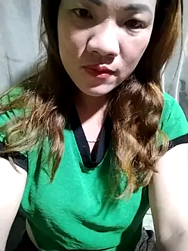 Snapshot of sfgggg1111 chatting on 04/08/26, 12:49 sfgggg1111 online show from 04/08/26, 12:49