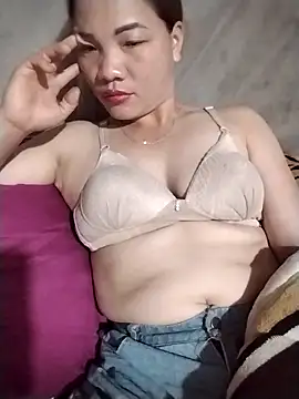 Snapshot of sfgggg1111 chatting on 04/12/26, 09:53 sfgggg1111 online show from 04/12/26, 09:53