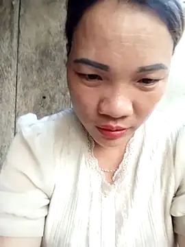 Snapshot of sfgggg1111 chatting on 04/13/26, 10:43 sfgggg1111 online show from 04/13/26, 10:43