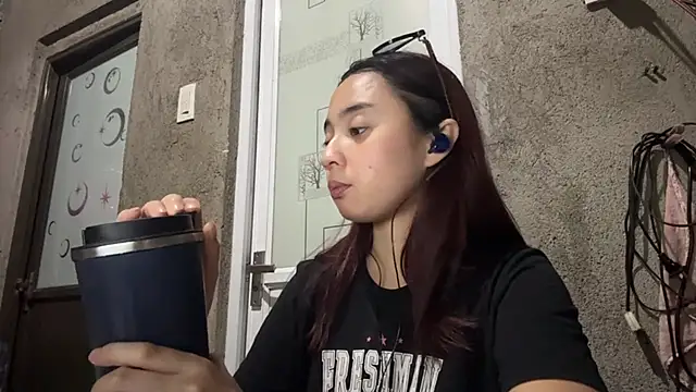 Snapshot of LenoraLacassagne chatting on 04/06/26, 03:13 LenoraLacassagne online show from 04/06/26, 03:13