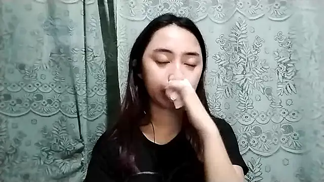 Snapshot of LenoraLacassagne chatting on 04/10/26, 03:39 LenoraLacassagne online show from 04/10/26, 03:39