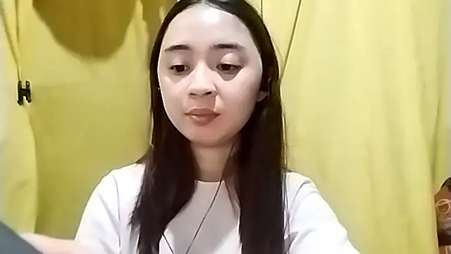 Snapshot of LenoraLacassagne chatting on 04/13/26, 04:12 LenoraLacassagne online show from 04/13/26, 04:12