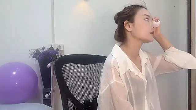 Snapshot of leilei998 chatting on 04/10/26, 07:46 leilei998 online show from 04/10/26, 07:46