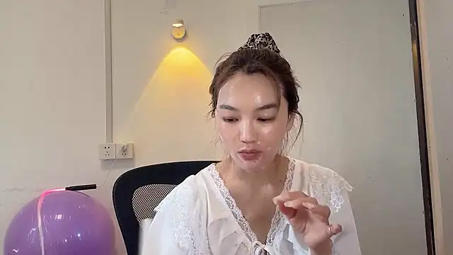 Snapshot of leilei998 chatting on 04/15/26, 07:15 leilei998 online show from 04/15/26, 07:15