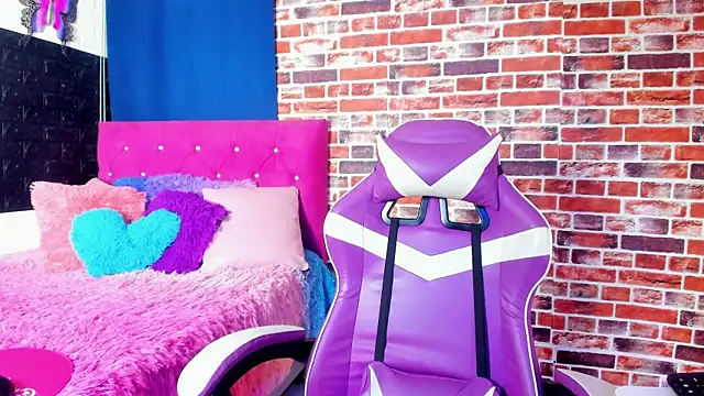 Snapshot of SofiiaCutee chatting on 04/08/26, 02:33 SofiiaCutee online show from 04/08/26, 02:33