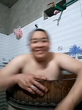 Snapshot of Nin-anna chatting on 04/15/26, 11:39 Nin-anna online show from 04/15/26, 11:39