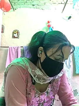 REENA-STRIP online show from 05/05/26, 05:37