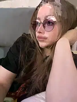 Snapshot of milana_millka chatting on 04/15/26, 11:28 milana millka online show from 04/15/26, 11:28