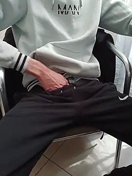 Skinboy06 online show from 04/02/26, 10:35