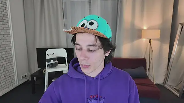 KevinStrike online show from 04/15/26, 08:31