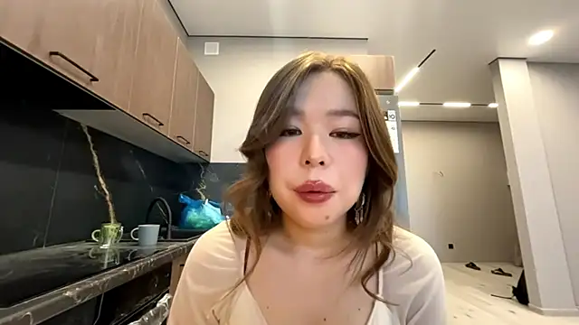 EffieCappaert online show from 03/25/26, 07:03