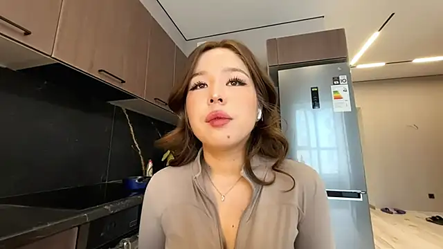 EffieCappaert online show from 03/31/26, 06:03