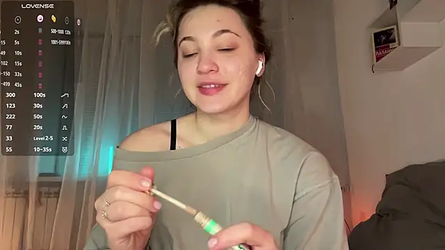 1Kellynaive online show from 04/15/26, 05:31