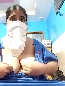 MoonlightMira online show from 07/07/26, 03:42