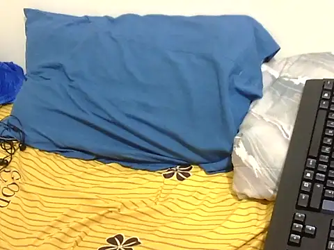 Snapshot of bongo9811 chatting on 04/05/26, 08:17 bongo9811 online show from 04/05/26, 08:17