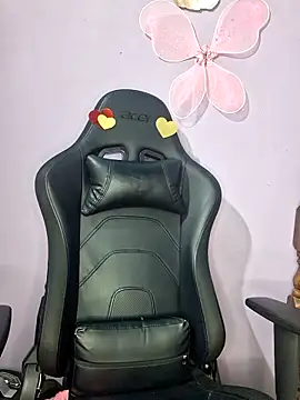 emily fox01 online show from 03/30/26, 01:06