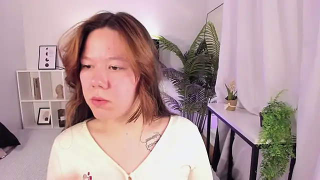 Vanessa ama online show from 04/10/26, 01:49