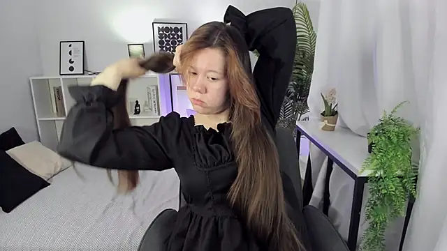 Vanessa ama online show from 04/11/26, 05:34