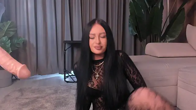 Snapshot of EmeraldKat chatting on 04/07/26, 02:28 EmeraldKat online show from 04/07/26, 02:28