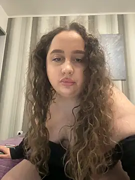CurlyMaddie online show from 03/24/26, 07:08