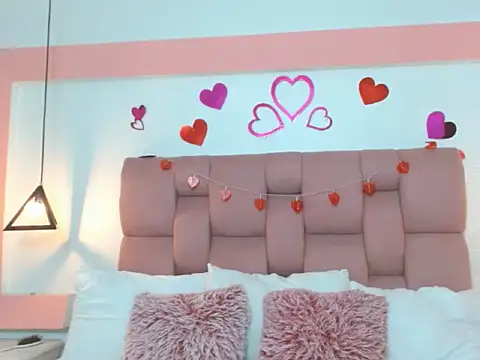 Snapshot of Keilafoxx18 chatting on 04/15/26, 07:58 Keilafoxx18 online show from 04/15/26, 07:58