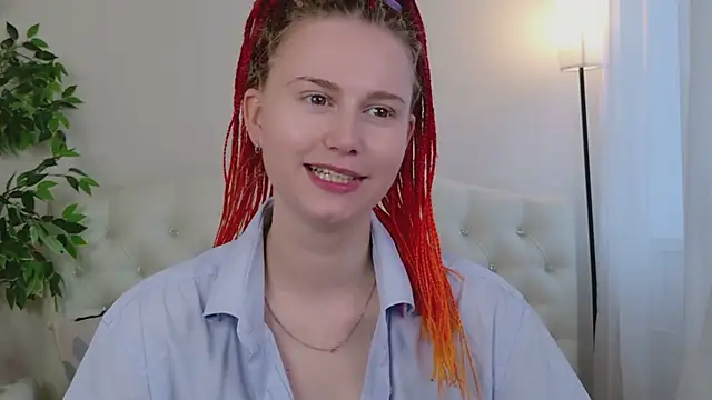 Lover Daisy  online show from 06/17/26, 11:45