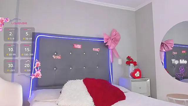 Snapshot of mia_gomez7 chatting on 03/26/26, 01:06 mia gomez7 online show from 03/26/26, 01:06